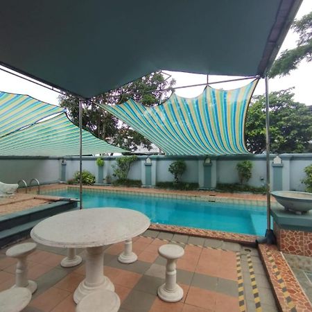 Vila Princess,Sentul 4Bedroom Dan Tenda Camping,Private Pool, Tenis Meja, Mini Billiard, Karaoke, Ayunan,Bbq, 08Satu3 80Satu6 4Satu5Satu Bogor Exteriör bild