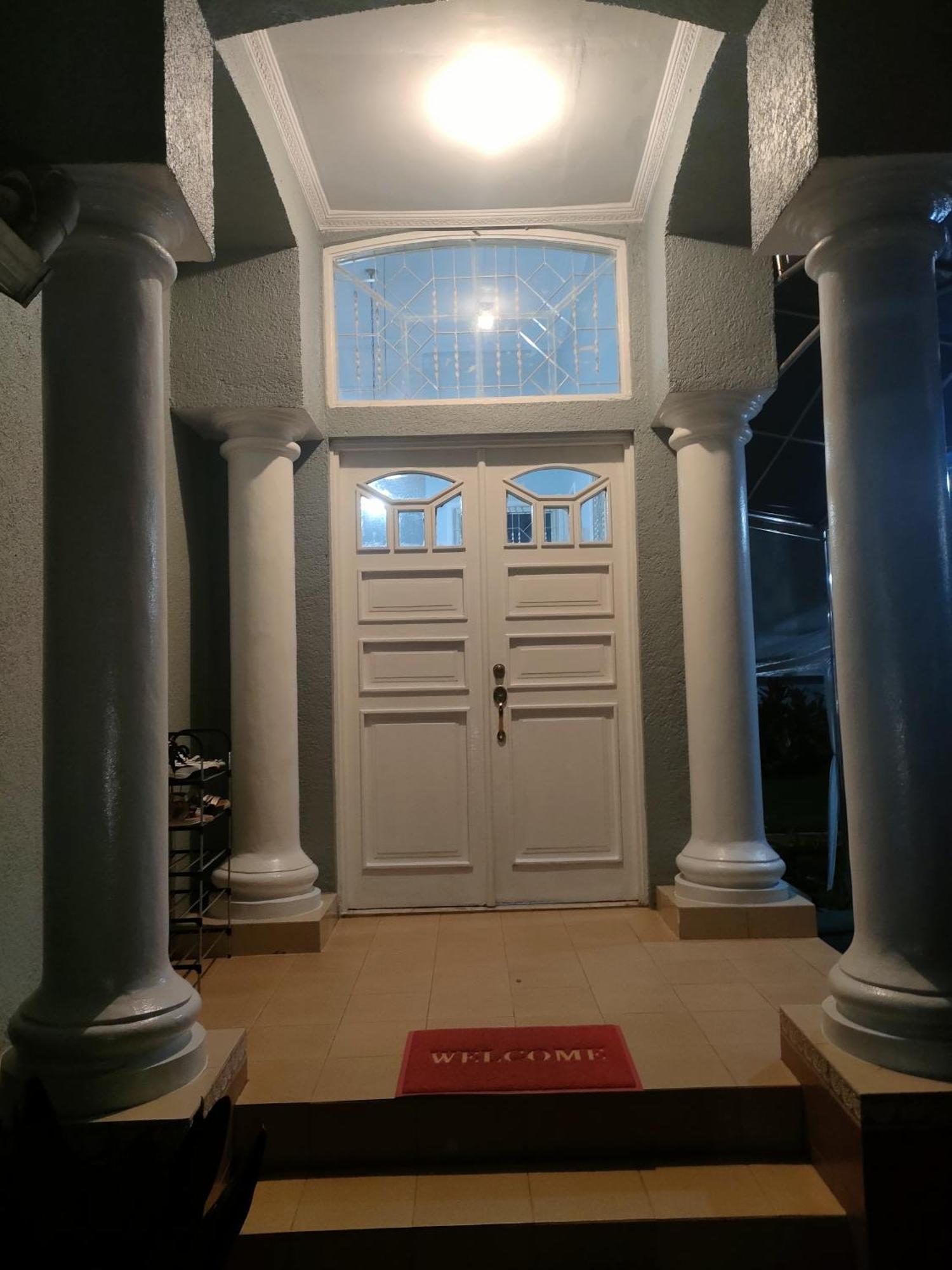 Vila Princess,Sentul 4Bedroom Dan Tenda Camping,Private Pool, Tenis Meja, Mini Billiard, Karaoke, Ayunan,Bbq, 08Satu3 80Satu6 4Satu5Satu Bogor Exteriör bild