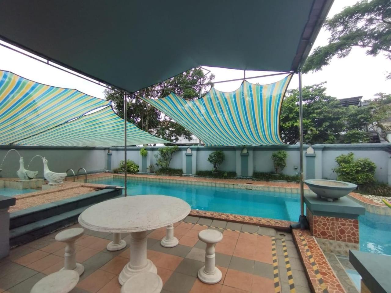 Vila Princess,Sentul 4Bedroom Dan Tenda Camping,Private Pool, Tenis Meja, Mini Billiard, Karaoke, Ayunan,Bbq, 08Satu3 80Satu6 4Satu5Satu Bogor Exteriör bild