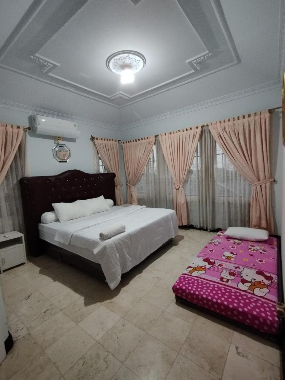 Vila Princess,Sentul 4Bedroom Dan Tenda Camping,Private Pool, Tenis Meja, Mini Billiard, Karaoke, Ayunan,Bbq, 08Satu3 80Satu6 4Satu5Satu Bogor Exteriör bild