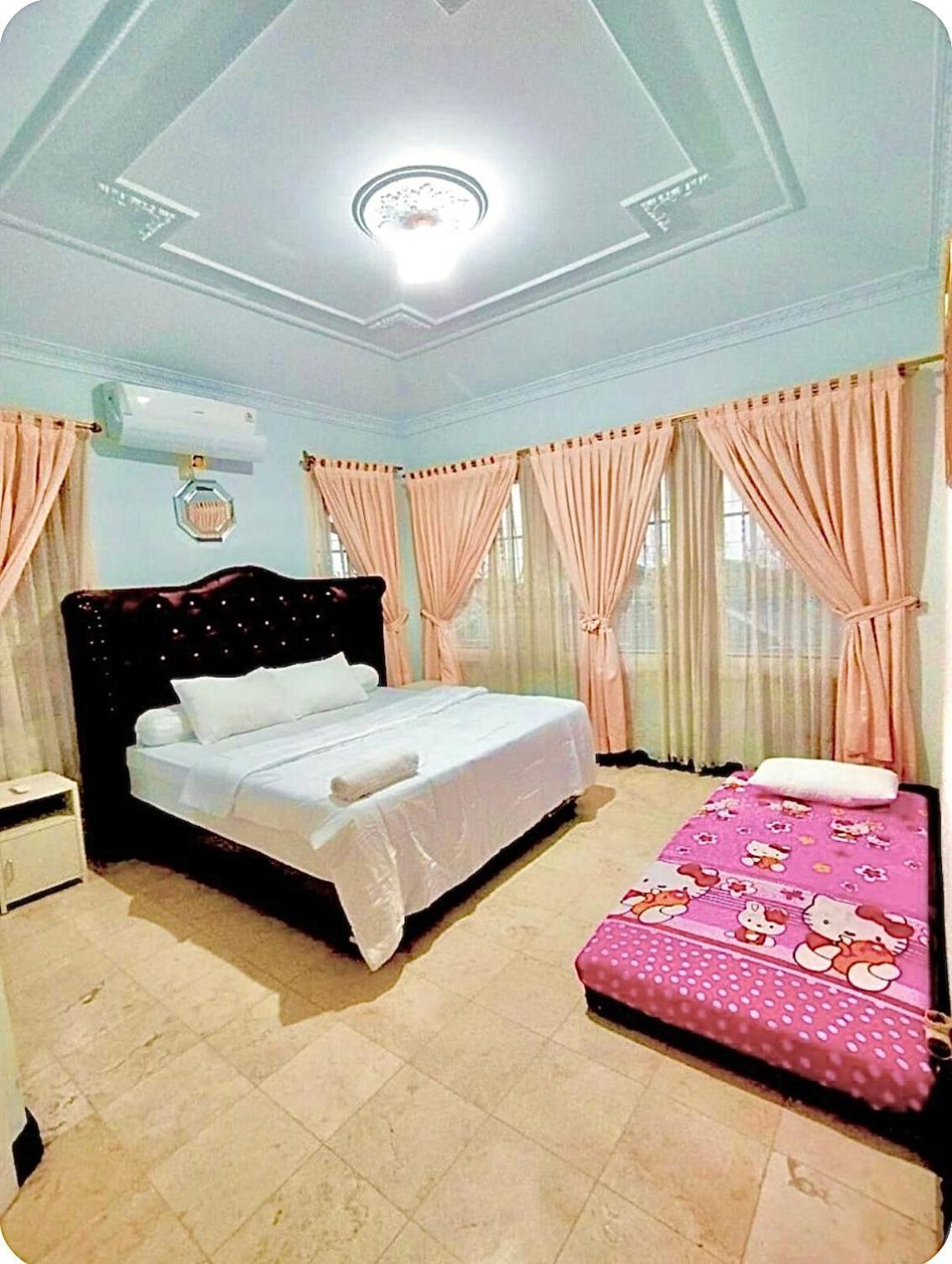 Vila Princess,Sentul 4Bedroom Dan Tenda Camping,Private Pool, Tenis Meja, Mini Billiard, Karaoke, Ayunan,Bbq, 08Satu3 80Satu6 4Satu5Satu Bogor Exteriör bild