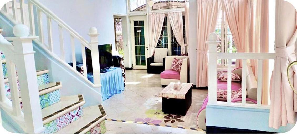Vila Princess,Sentul 4Bedroom Dan Tenda Camping,Private Pool, Tenis Meja, Mini Billiard, Karaoke, Ayunan,Bbq, 08Satu3 80Satu6 4Satu5Satu Bogor Exteriör bild