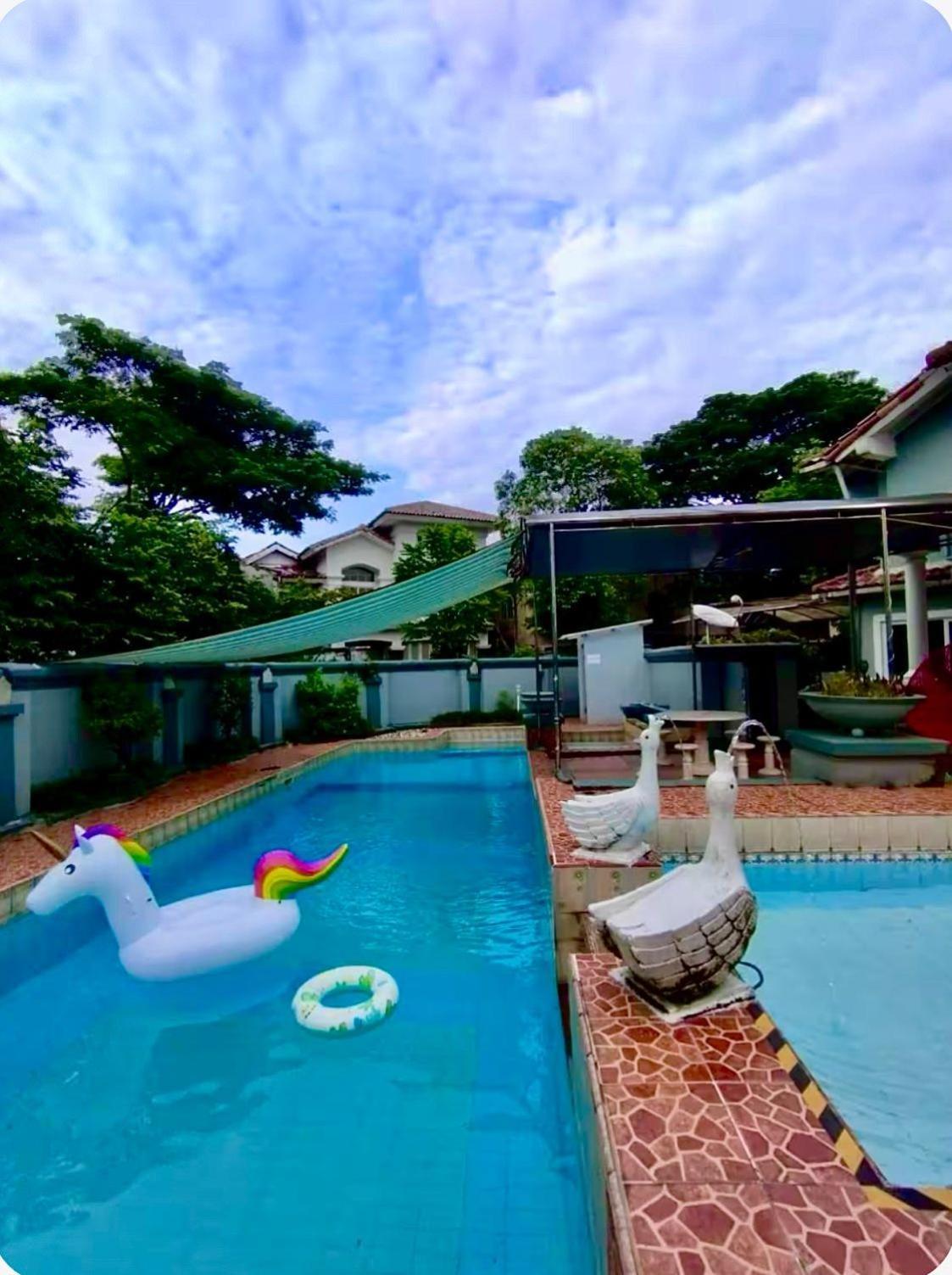 Vila Princess,Sentul 4Bedroom Dan Tenda Camping,Private Pool, Tenis Meja, Mini Billiard, Karaoke, Ayunan,Bbq, 08Satu3 80Satu6 4Satu5Satu Bogor Exteriör bild