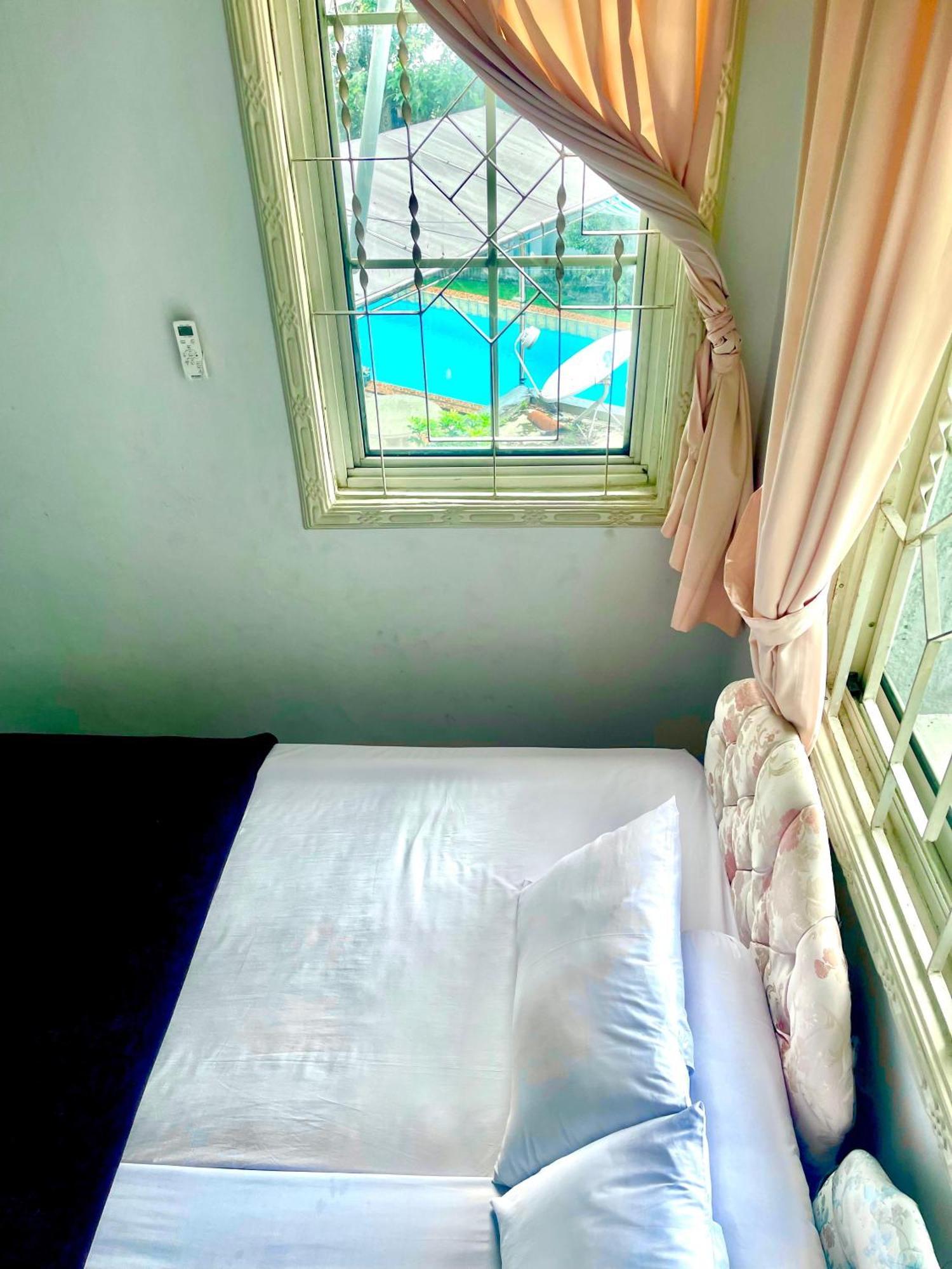 Vila Princess,Sentul 4Bedroom Dan Tenda Camping,Private Pool, Tenis Meja, Mini Billiard, Karaoke, Ayunan,Bbq, 08Satu3 80Satu6 4Satu5Satu Bogor Exteriör bild